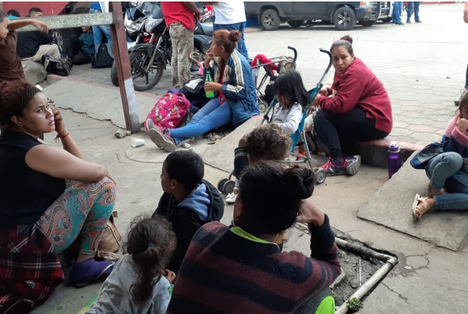 Migrantes hondureños se reúnen en Tecún Umán y hacen esta advertencia para cruzar la frontera