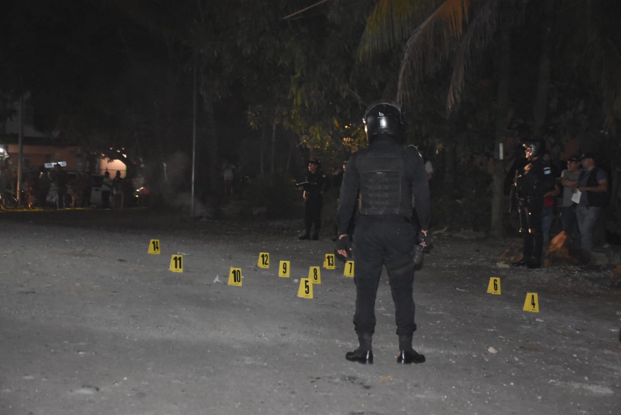 Ataque armado en una farmacia deja a dos personas muertas