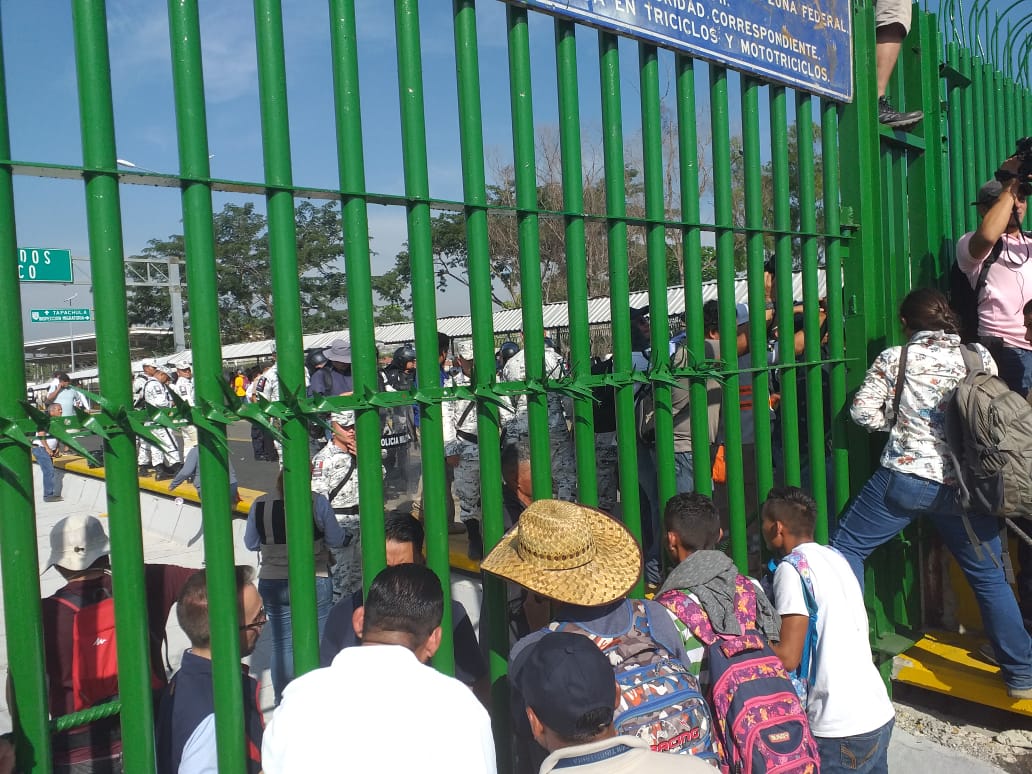 migrantes en frontera