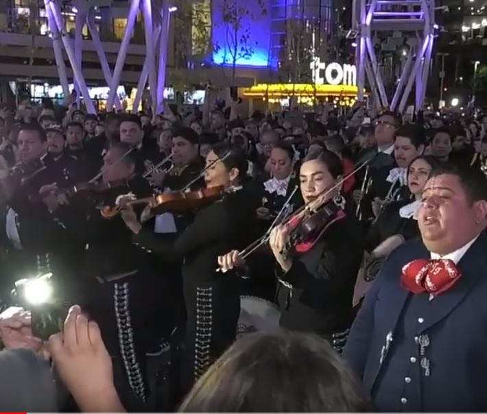 “Amor eterno”: la emotiva despedida con mariachi a Kobe Bryant y a su hija en Los Ángeles