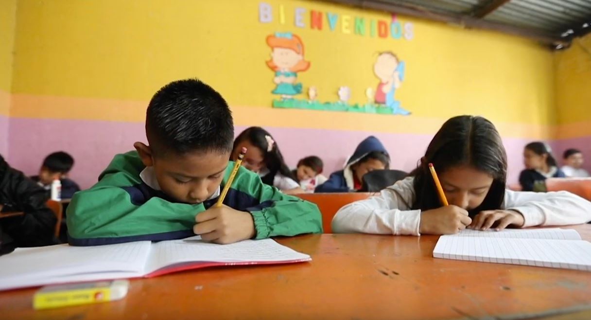 Regreso a las aulas se adelanta y estudiantes ahora tendrán 200 días de clases