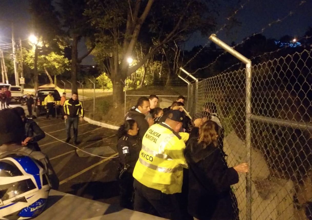 Video: Tenso momento en el que mujer intentó suicidarse en San Cristóbal