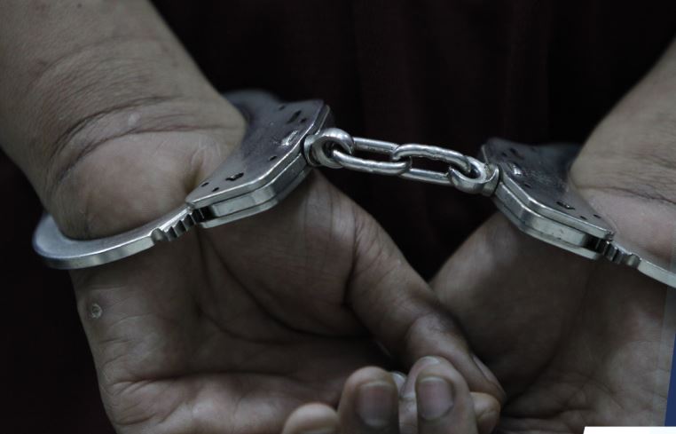 Capturan a pareja señalada de haberle robado bebé a una menor de 17 años