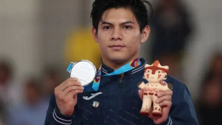 Jorge Vega pasa a la final de salto al potro en Melbourne