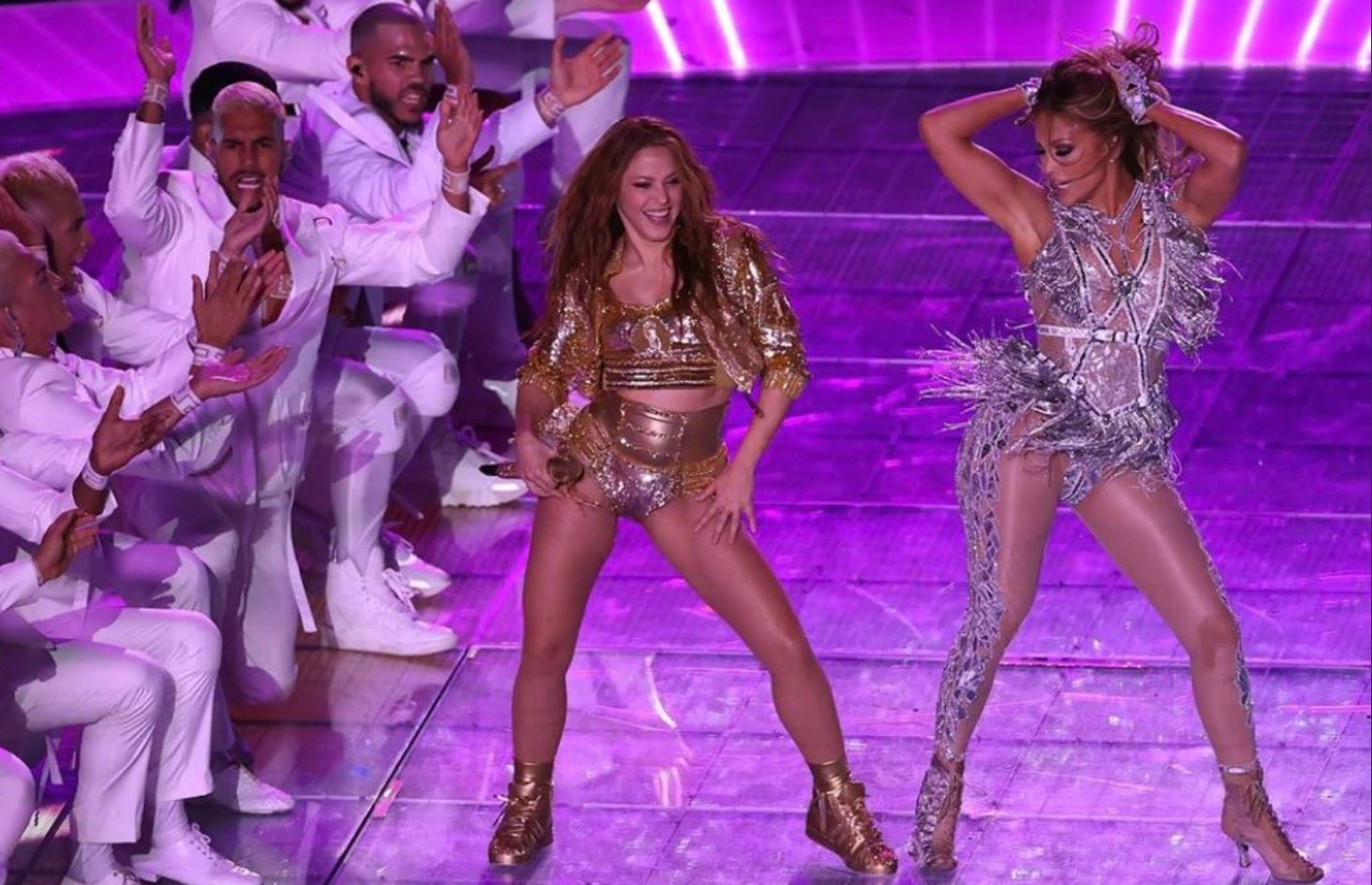 Super Bowl en memes, así se volvieron virales Bad Bunny, JLo y la lengua de Shakira