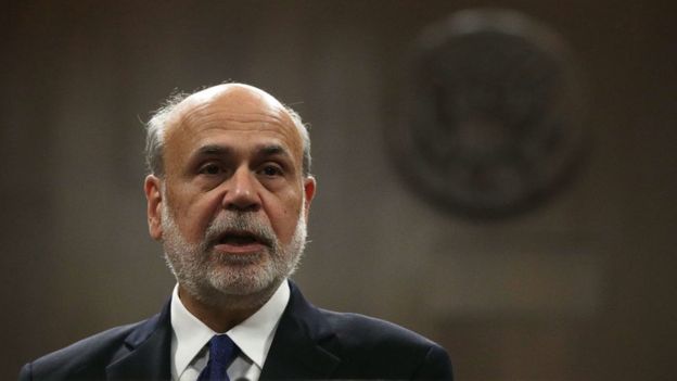  En 2002, Ben Bernanke, en ese momento, gobernador de la Reserva Federal, le expresó su agradecimiento a Schwartz y Friedman por su trabajo sobre las causas que llevaron a la Gran Depresión. (Foto Guatevisión: Getty Images)