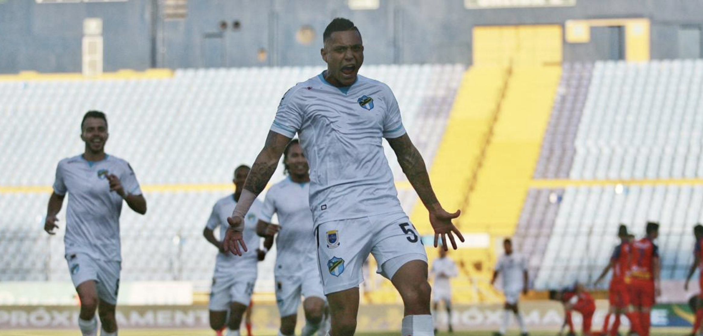 Comunicaciones golea a Municipal con doblete de Jorge Aparicio