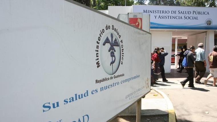 Diputados revelan listado de posibles plazas fantasma en Ministerio de Salud