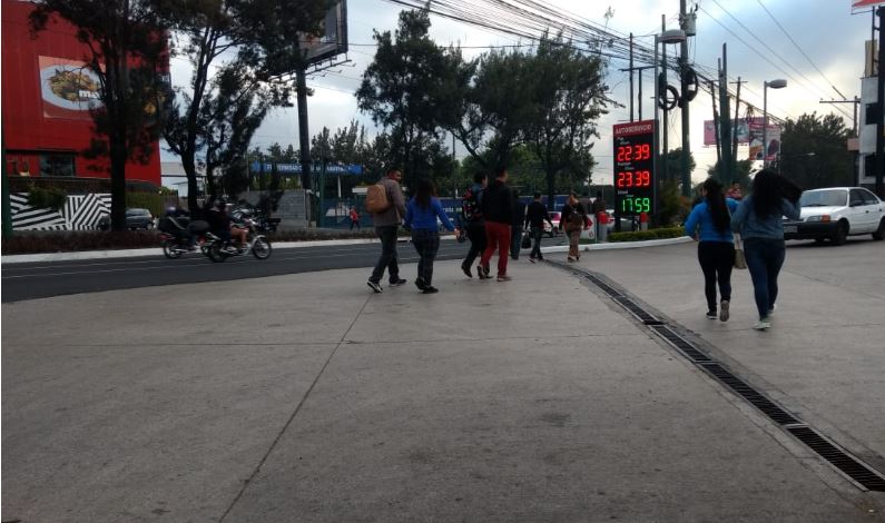 Cuarentena por coronavirus: personas caminan a su trabajo y PMT anuncia controles