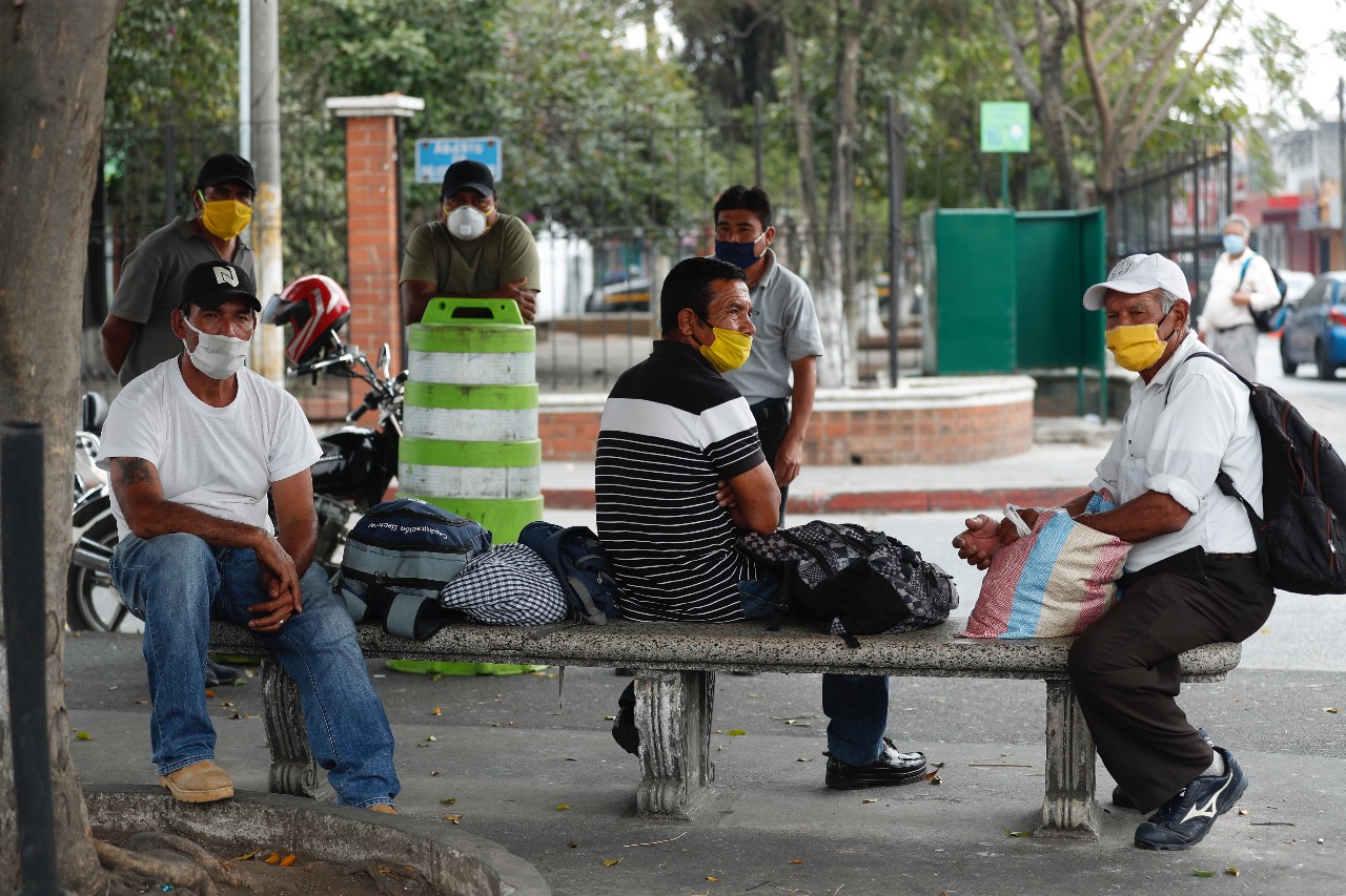 Parque la Parroquia el epicentro de decenas de personas que buscan trabajo