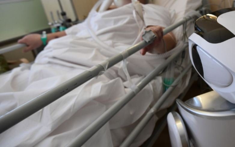 Paciente sobrevive de covid-19, pero recibe del hospital una factura de un millón de dólares