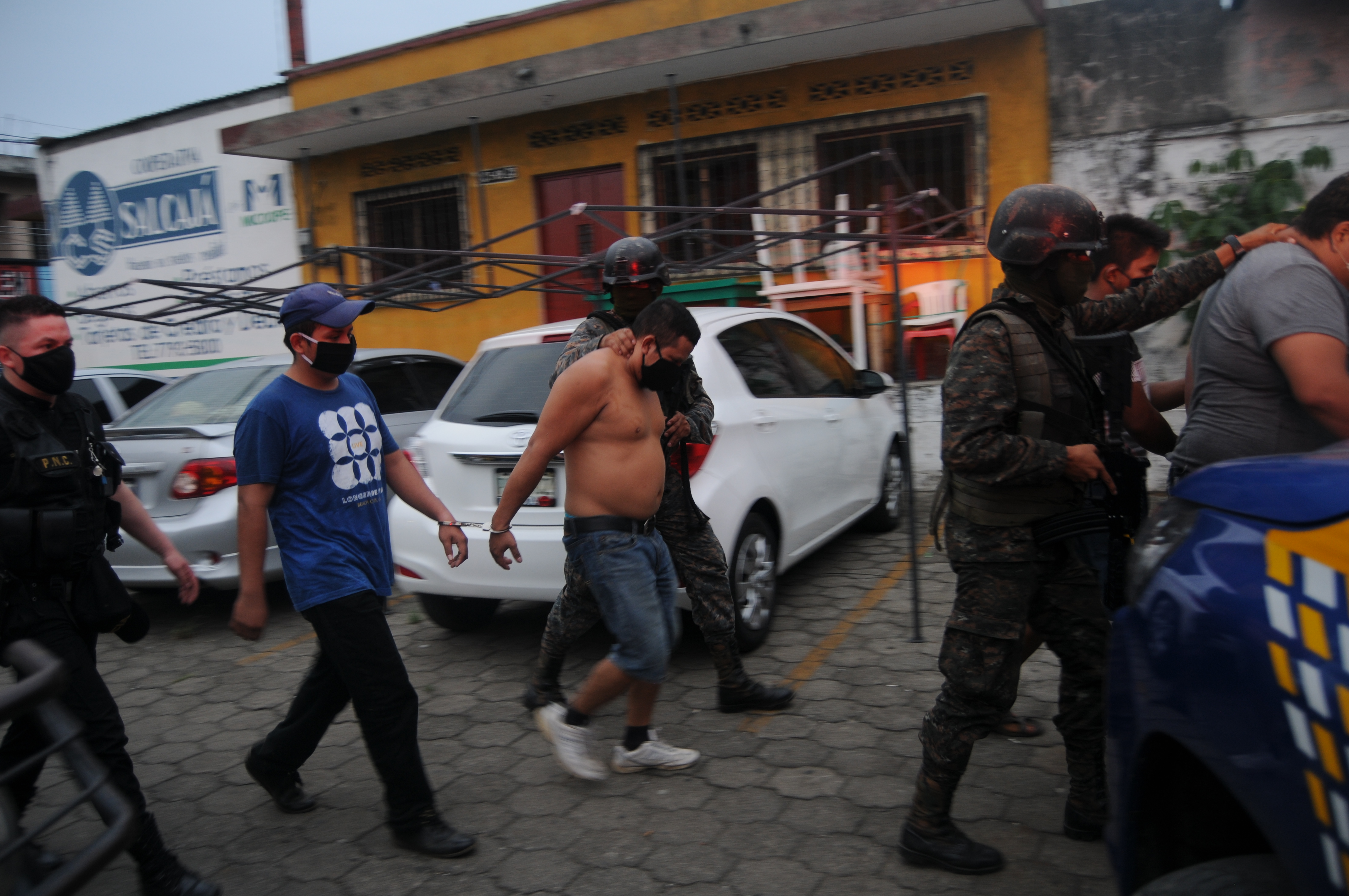 Coronavirus: Más de 20 personas detenidas en Coatepeque por incumplir el toque de queda