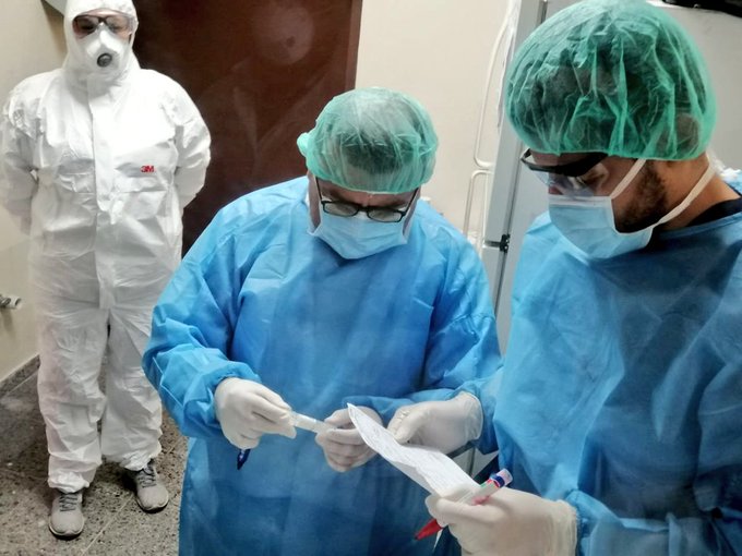 Coronavirus circula en el aire y científicos en Suiza crean sistema para detectarlo