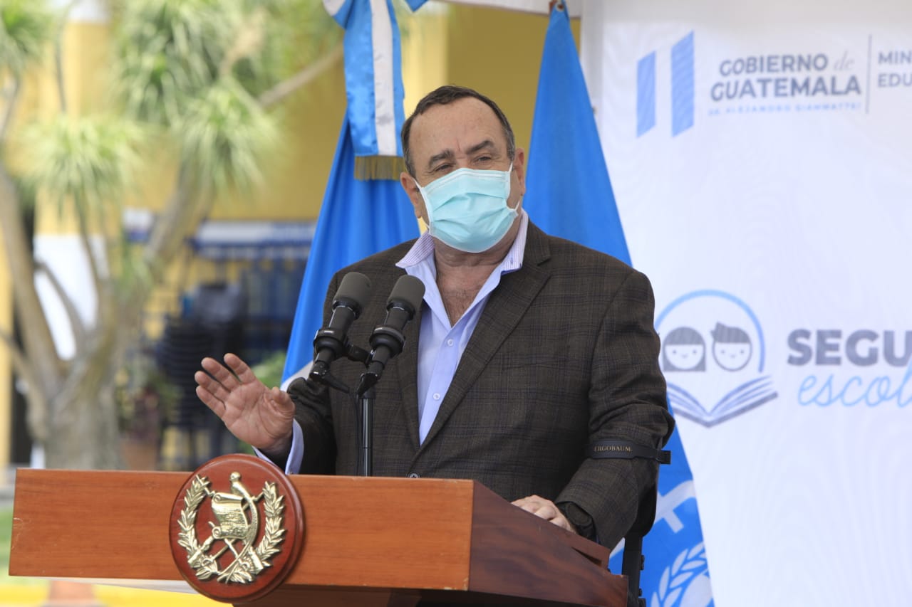 Presidente podría vetar ley de servicios básicos. Foto: SCSP