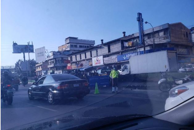 Accidentes de tránsito complican paso en calzada Roosevelt y ruta al Atlántico