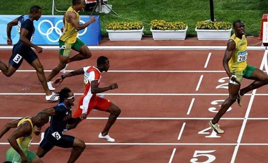 La curiosa manera de Usain Bolt para recordar la importancia de la distancia social por el coronavirus