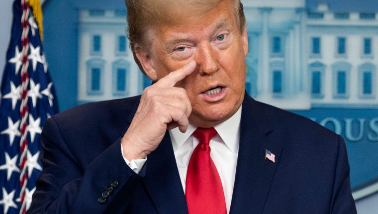 Donald Trump cumple su amenaza y firma orden sobre las redes sociales tras su pleito con Twitter