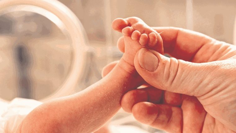 Un bebé nace en Rusia contaminado con coronavirus