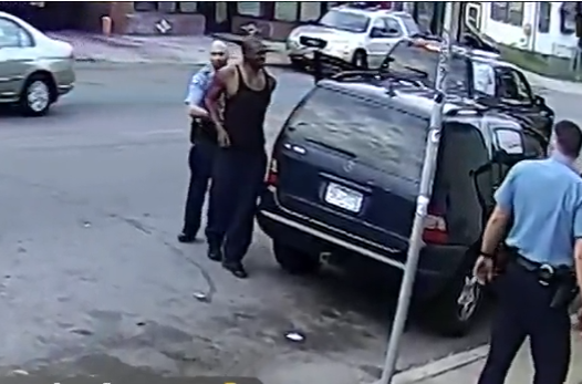 No puso resistencia: nuevo video revela más detalles sobre la muerte del afroestadounidense George Floyd a manos de policía