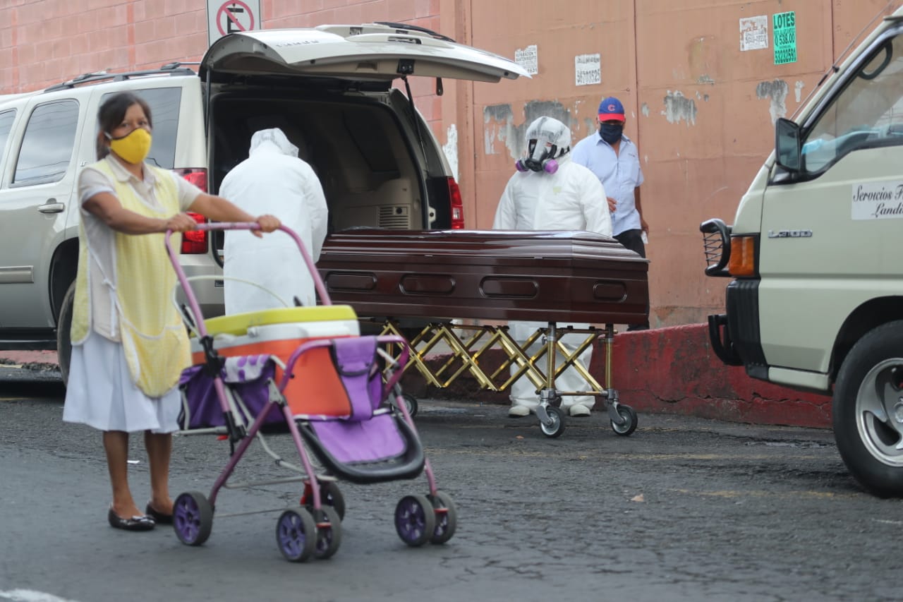 ¿Cuántos han muerto por coronavirus? La diferencia en las cifras entre Salud y el Roosevelt