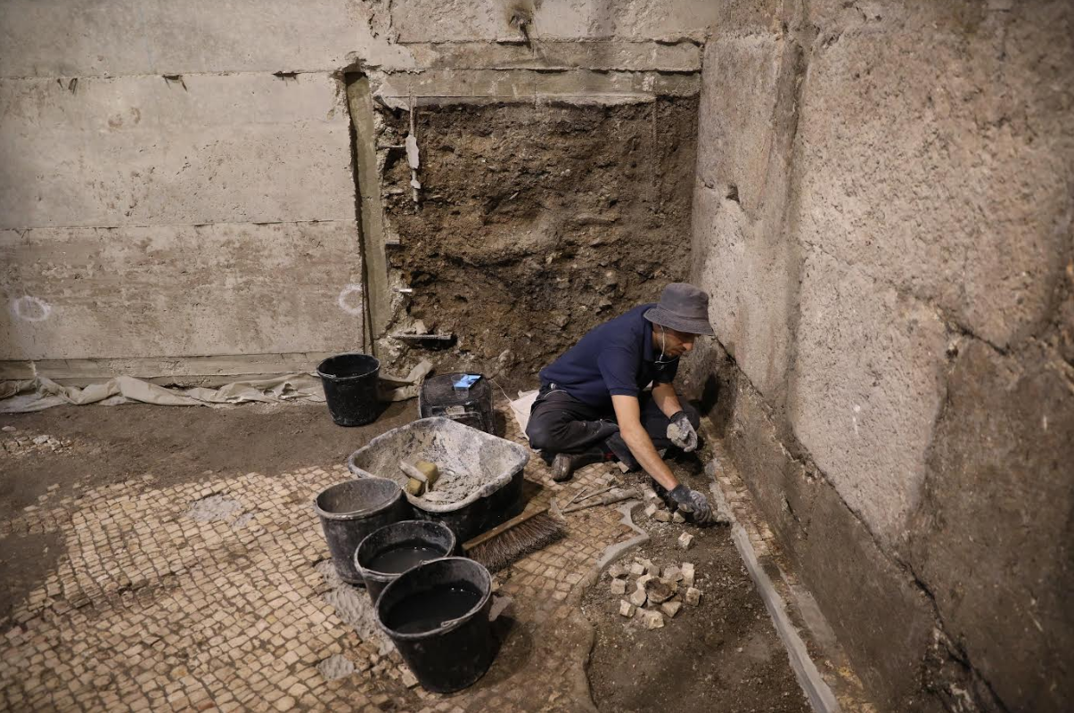 ¿Qué hay en las cavidades subterráneas antiguas halladas cerca del Muro de las Lamentaciones en Jerusalén?
