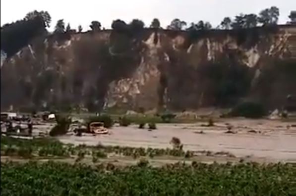 Inundación súbita causa alerta en San Miguel Siguilá