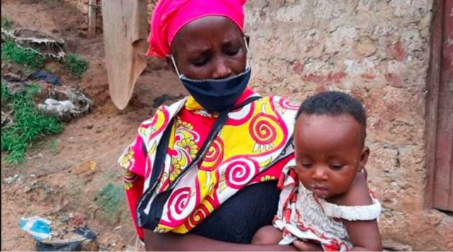 Mujer hervía piedras para que sus hijos creyeran que iban a comer ante la crisis del coronavirus
