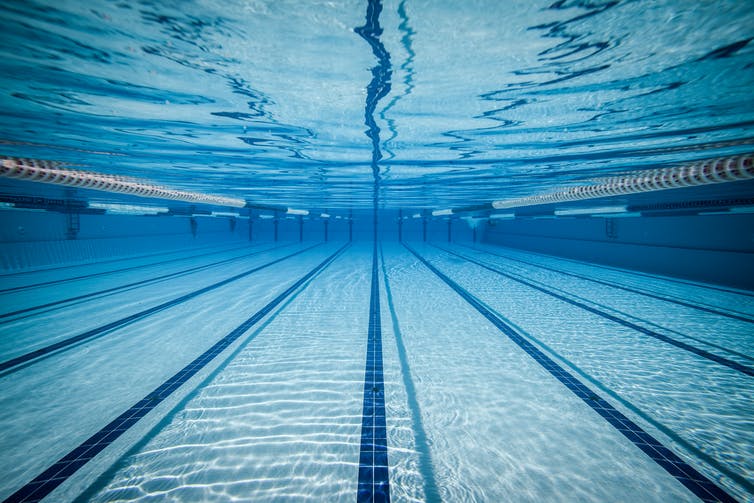 Fondo de una piscina