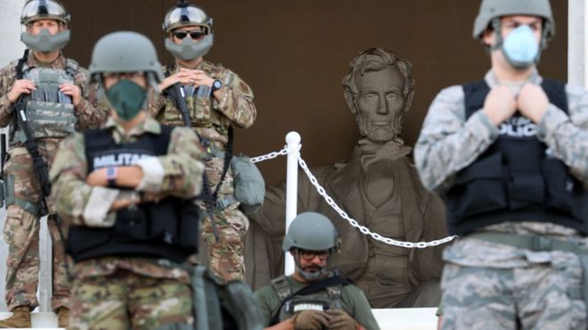 Muerte de George Floyd: miles de personas desafían el toque de queda y mantienen las protestas por todo Estados Unidos