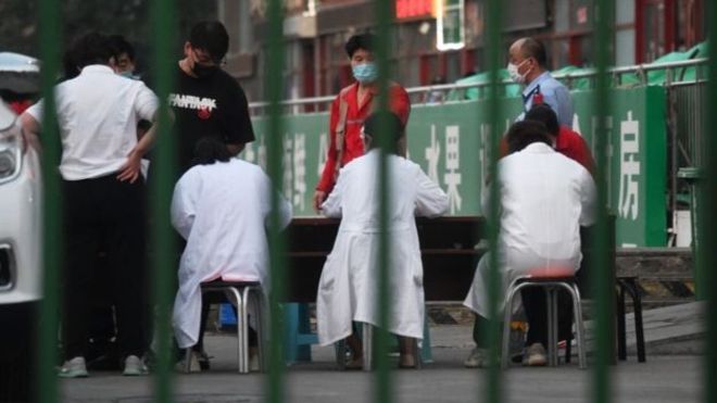 China: nuevo brote de covid-19 en un mercado de Pekín preocupa a las autoridades