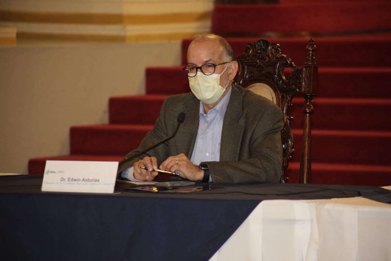Edwin Asturias advierte de que estamos lejos de “la fase cero” ante la pandemia