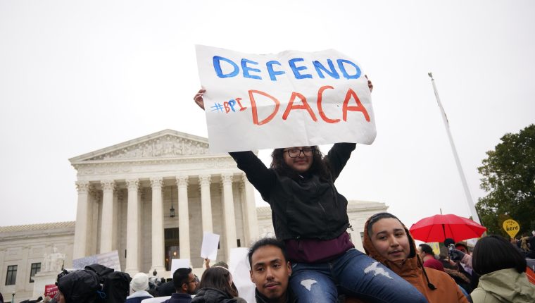 Corte Suprema falla contra intento de Donald Trump de poner fin a Daca