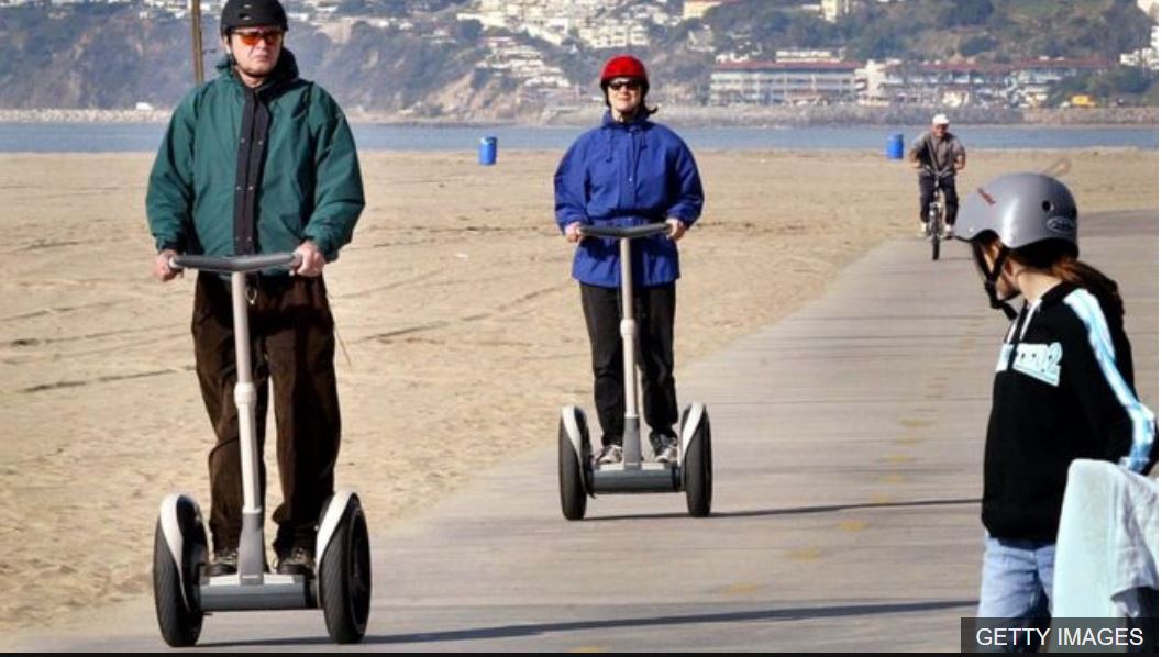 Segway: el fin del polémico vehículo de dos ruedas que invadió los centros turísticos de muchas ciudades