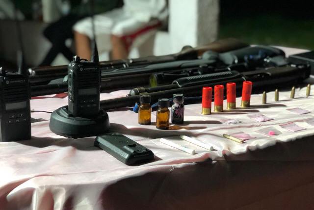 Coronavirus en Colombia: Policía irrumpe una narcofiesta en pleno toque de queda