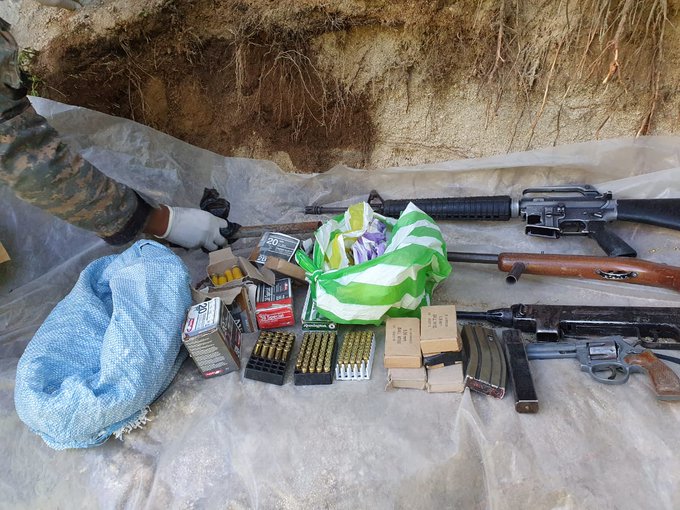 Fotos: Localizan armas largas y municiones en una aldea de Nahualá