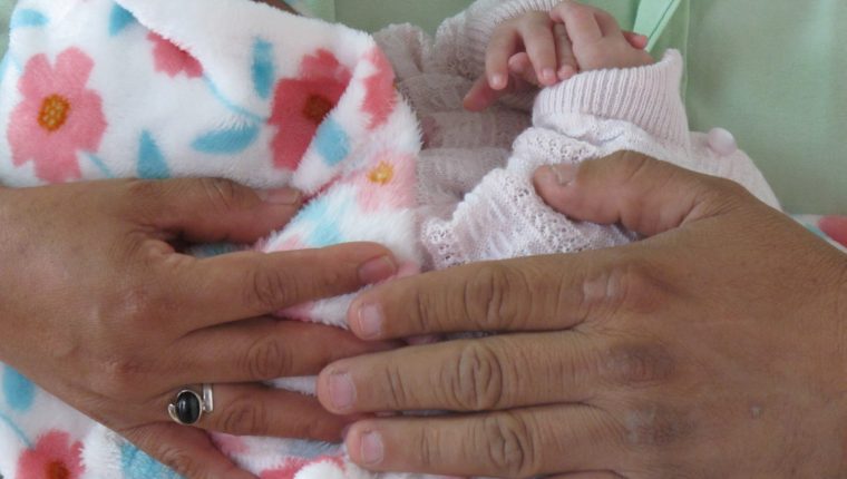 Insólito caso en México: nacen trillizos con coronavirus, pero sus padres están sanos