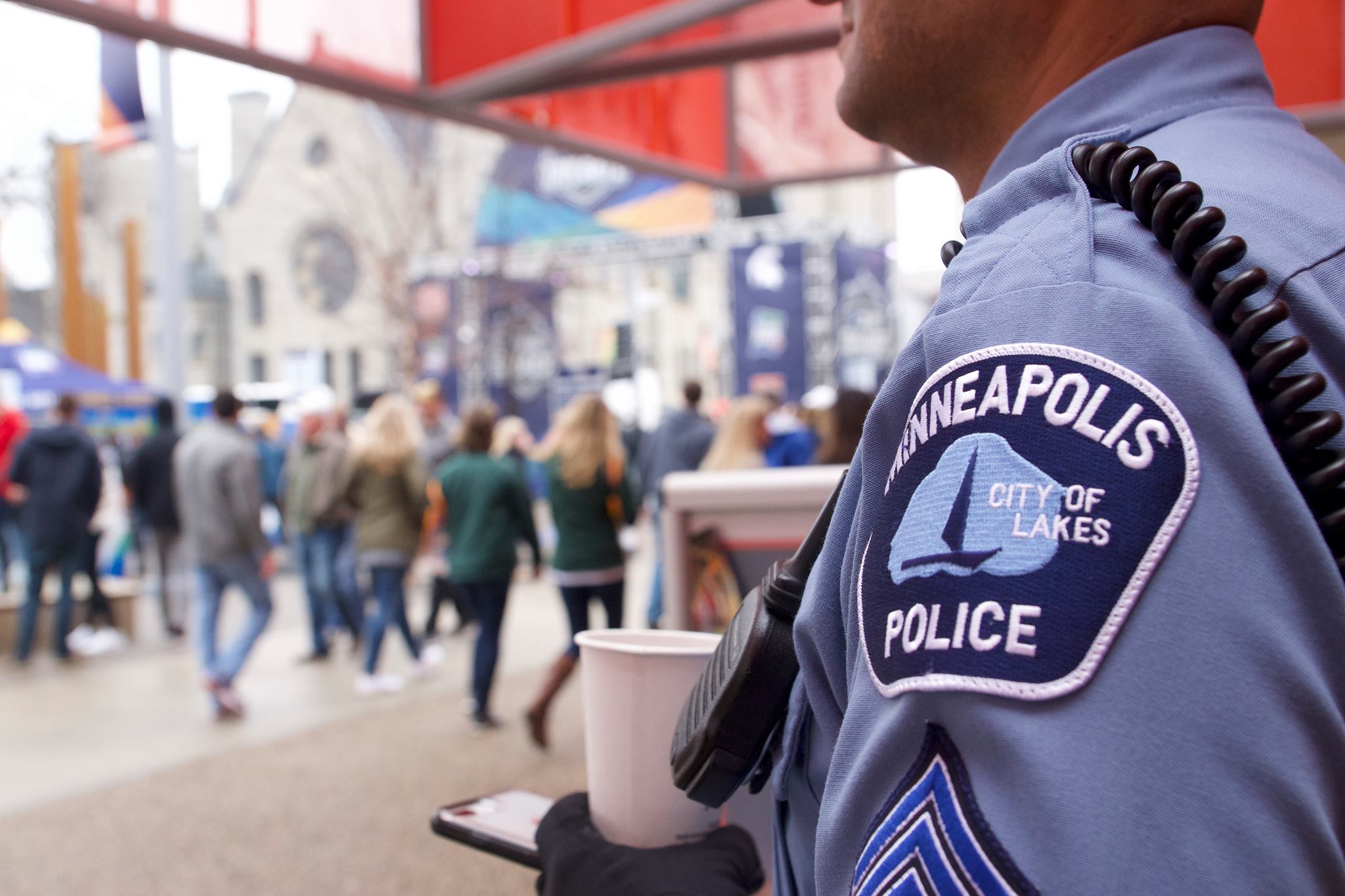 Un muerto y 11 heridos en una balacera en Minneapolis
