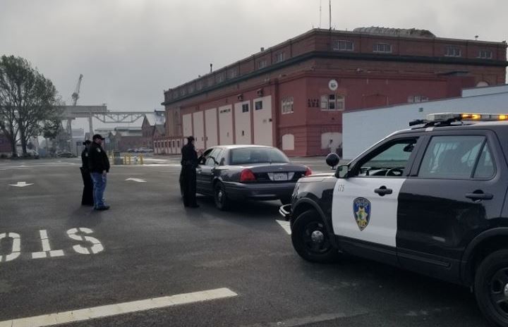 Un hispano muere baleado por la policía en California en un confuso incidente