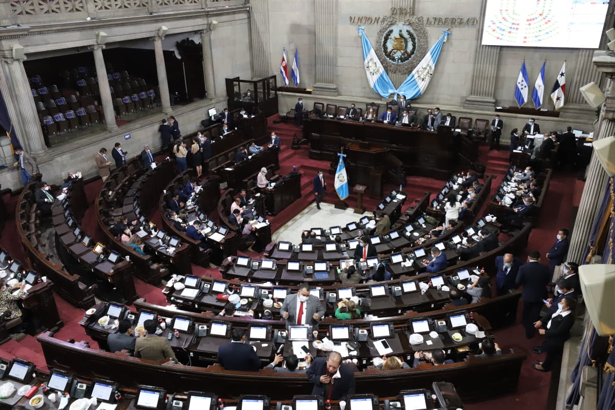 Diputada se sometió a dos pruebas de coronavirus, pero los resultados no coinciden