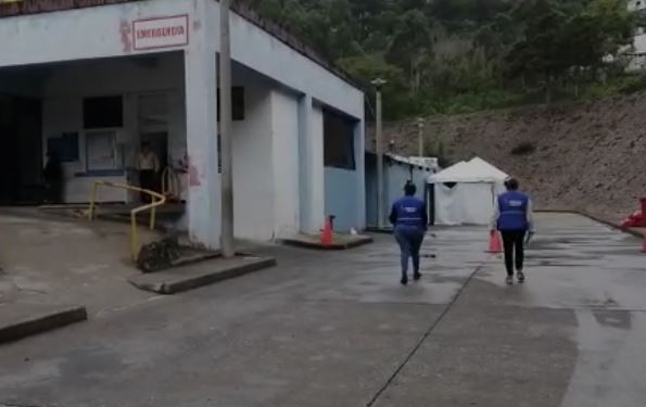 Coronavirus: Hospital Nacional de Antigua Guatemala instala carpas para atender la demanda de pacientes