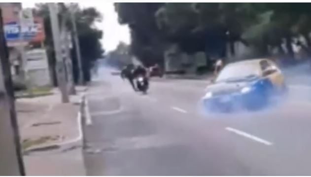 Emetra impone multa de Q25 mil a vehículo de carreras que fue grabado en avenida Hincapié