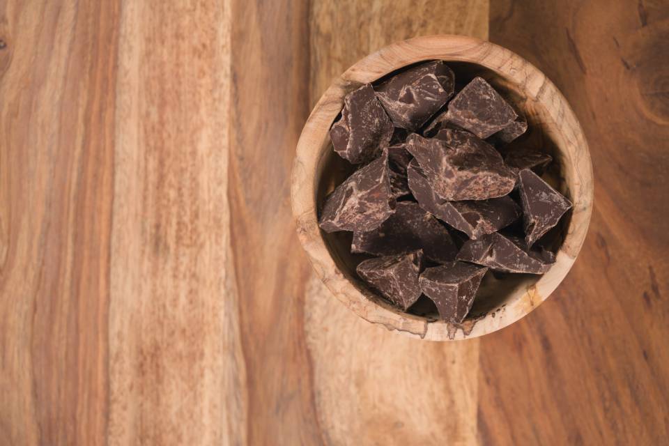 Un nuevo motivo para gozar del chocolate: previene las piedras en el riñón
