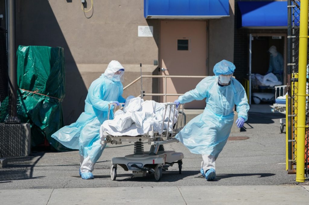 Con dos millones de casos de coronavirus, Estados Unidos rompe récord de infecciones