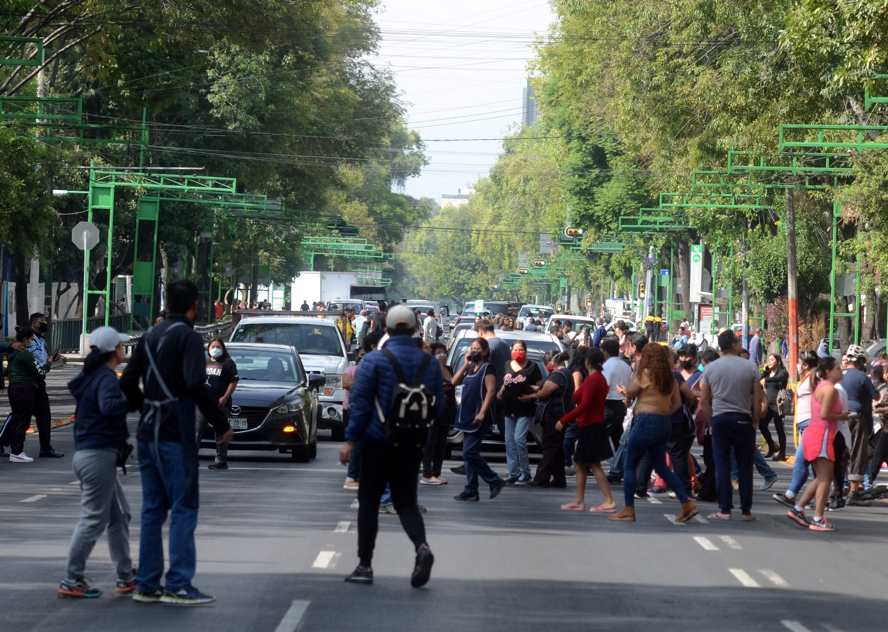Sube a cuatro la cifra de muertos por temblor en el sur de México