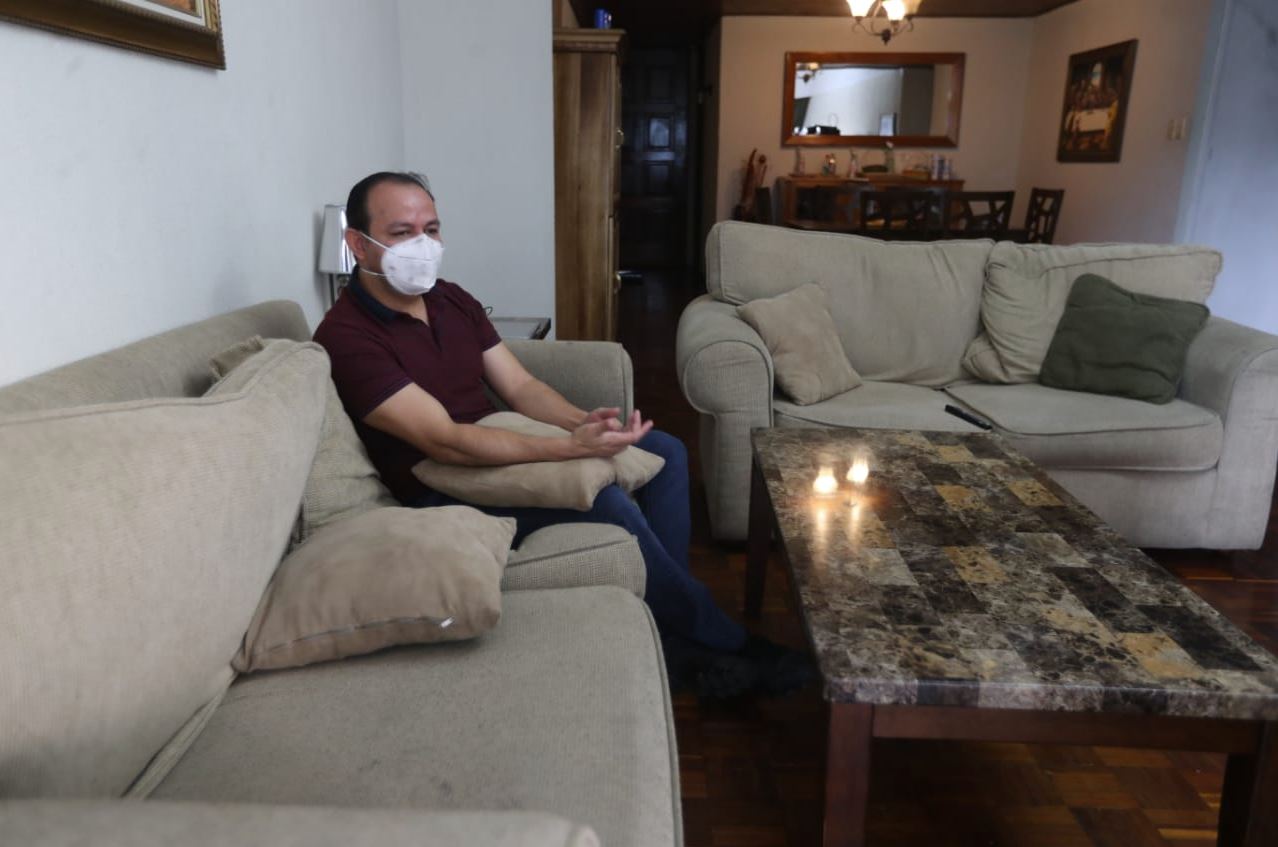 Médico que lucha contra el coronavirus celebra el Día del Padre alejado de su familia