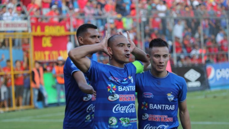 Así recibe la afición de Municipal el retorno de Janderson Pereira a los rojos
