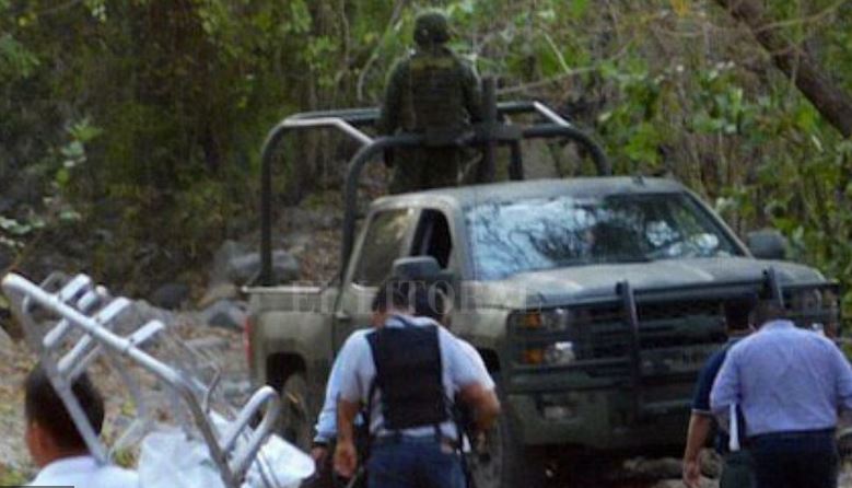 Hallan al menos 16 cadáveres en fosas clandestinas en oeste de México