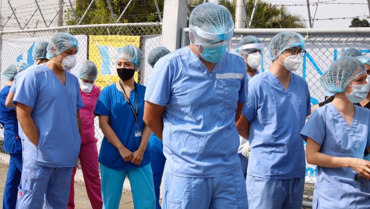 “Es un temor constante”: los testimonios de los médicos guatemaltecos sobre las muertes causadas por el coronavirus