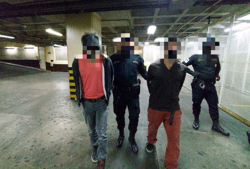 Dos hermanos que querían matar a su mamá “por motivos familiares” fueron capturados por la PNC