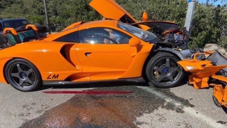 Fue piloto de Fórmula 1 durante siete temporadas, pero estrelló su exclusivo carro deportivo de 1 millón de Euros.